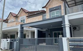 Langkawi Cozy Holiday Home At Taman Simfoni By Zervin